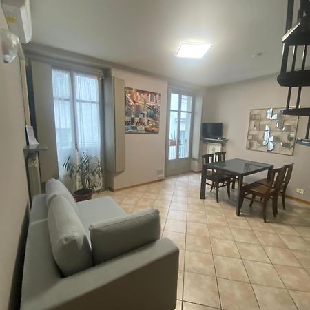 Garibaldi Turin Charming Apartment Bagian luar foto