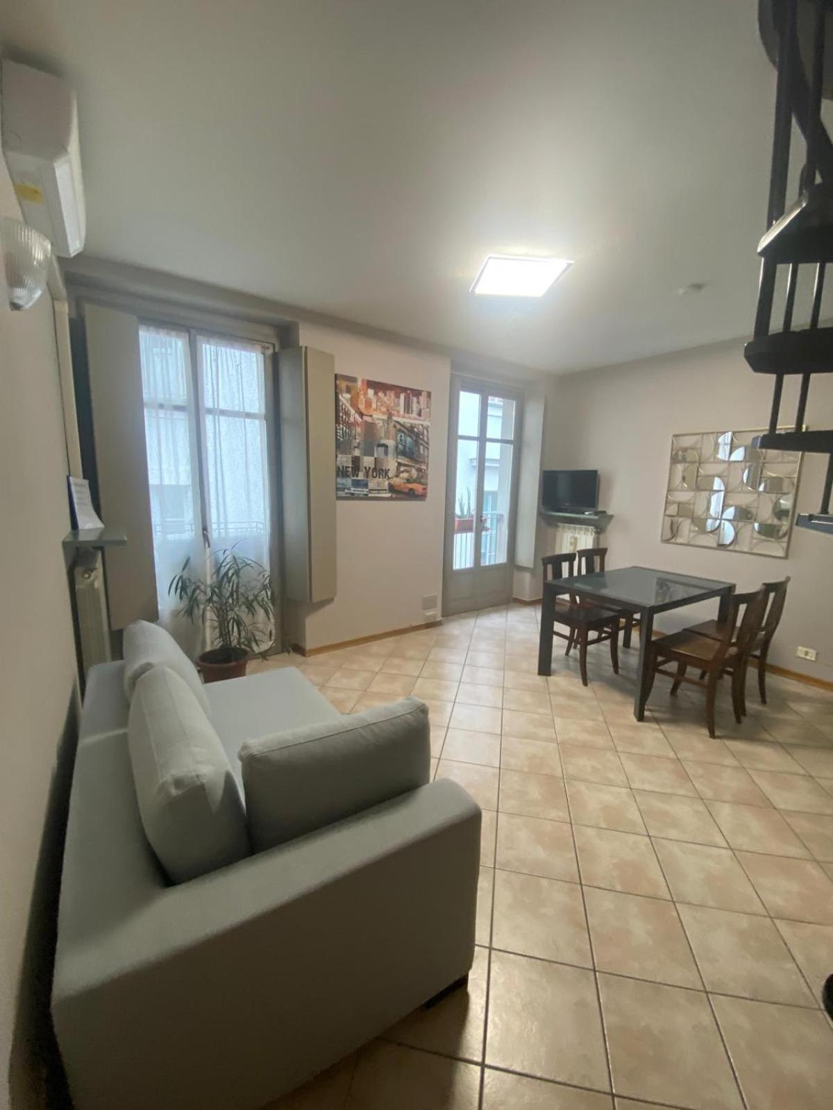 Garibaldi Turin Charming Apartment Bagian luar foto